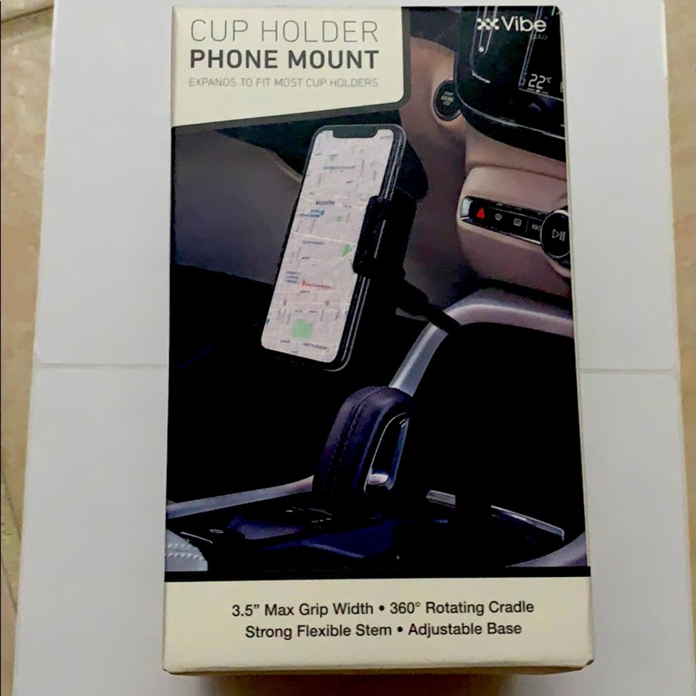 Cup holder phone mount